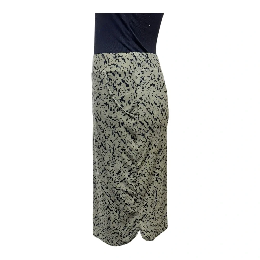 NWT Renee C Pencil Skirt in Olive Green Knit with Black Pattern, Size Small
